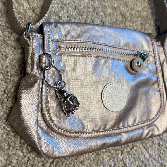 Kipling grey & silver Metallic Messenger Bag Durable, Functional and CUTE! - Picture 11 of 13